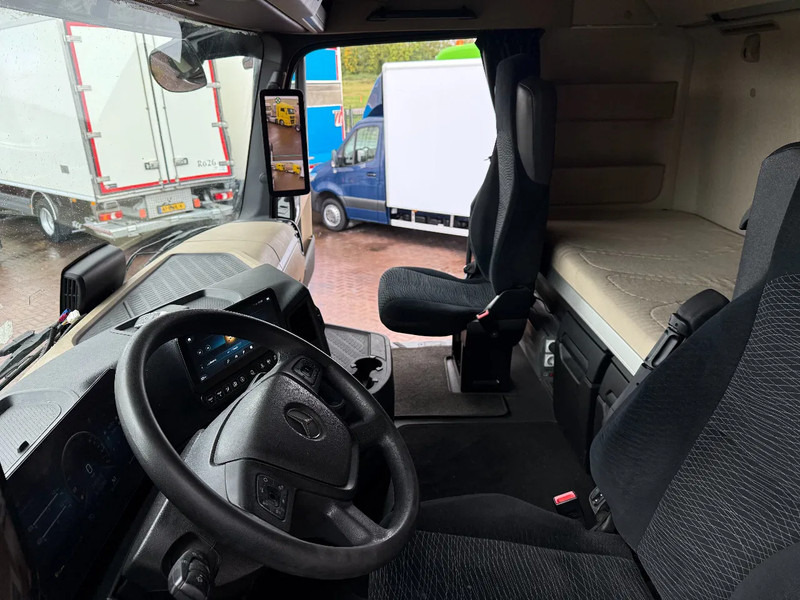 Mercedes-Benz Actros Actros 1845LS 4X2 Gigaspace / Mirrorcams / Full Mercedes service / NL-Truck - Tractor unit: picture 4 Mercedes-Benz Actros Actros 1845LS 4X2 Gigaspace / Mirrorcams / Full Mercedes service / NL-Truck - Tractor unit: picture 4