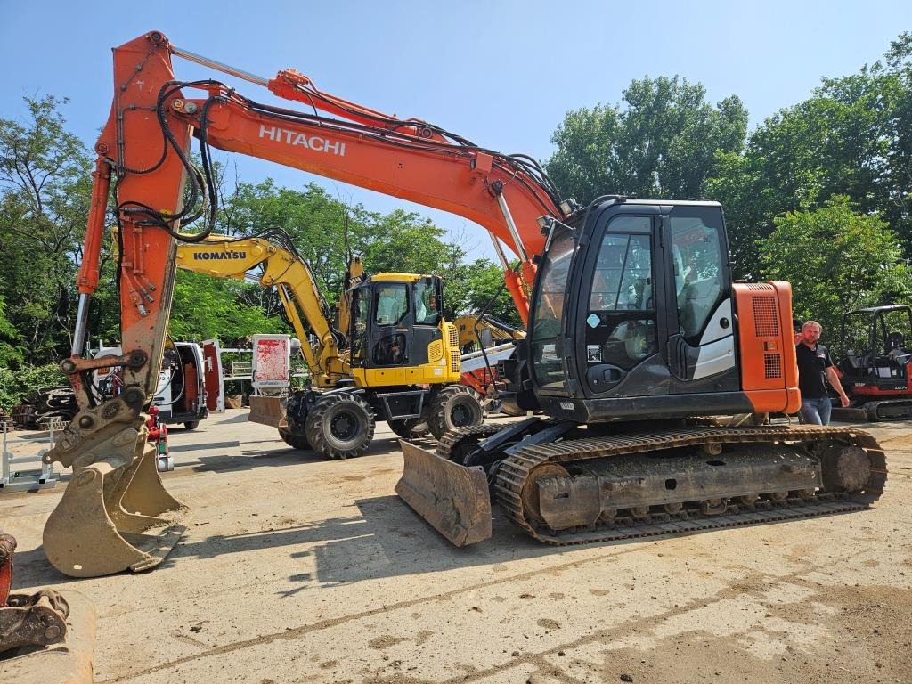 HITACHI ZX 135 US - Crawler excavator: picture 2 HITACHI ZX 135 US - Crawler excavator: picture 2