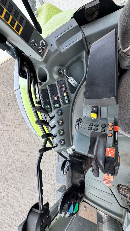 CLAAS Arion 650 - Farm tractor: picture 5 CLAAS Arion 650 - Farm tractor: picture 5