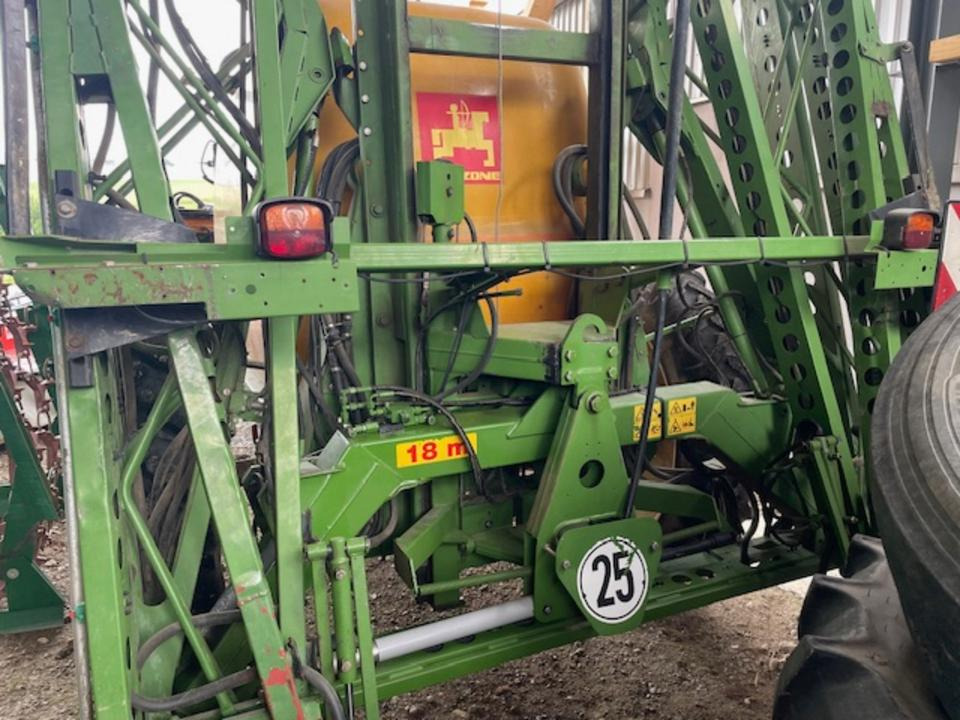 Amazone UG 3000 - Trailed sprayer: picture 4 Amazone UG 3000 - Trailed sprayer: picture 4