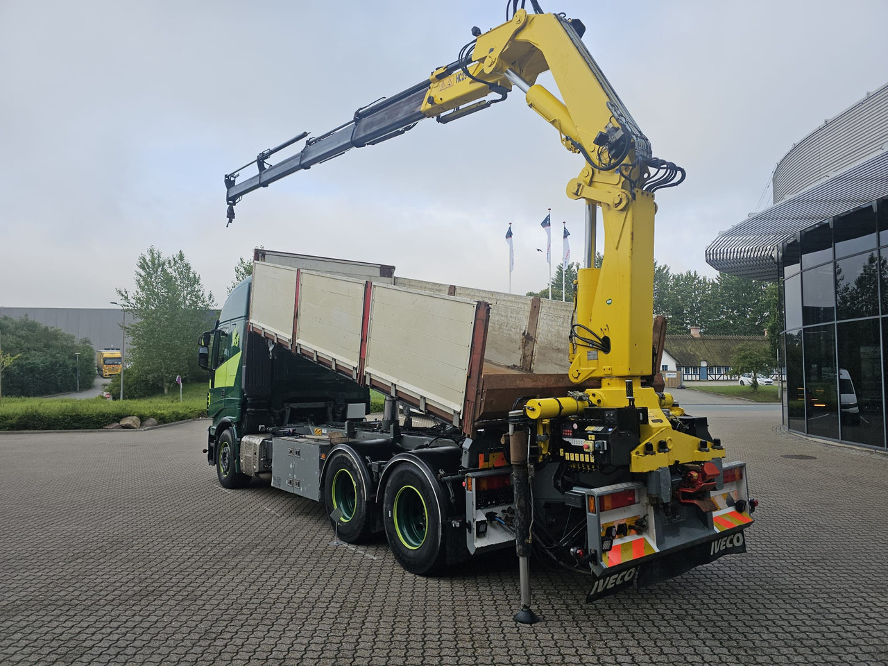 Iveco Stralis 560 6x4 - Container transporter/ Swap body truck, Crane truck: picture 3 Iveco Stralis 560 6x4 - Container transporter/ Swap body truck, Crane truck: picture 3