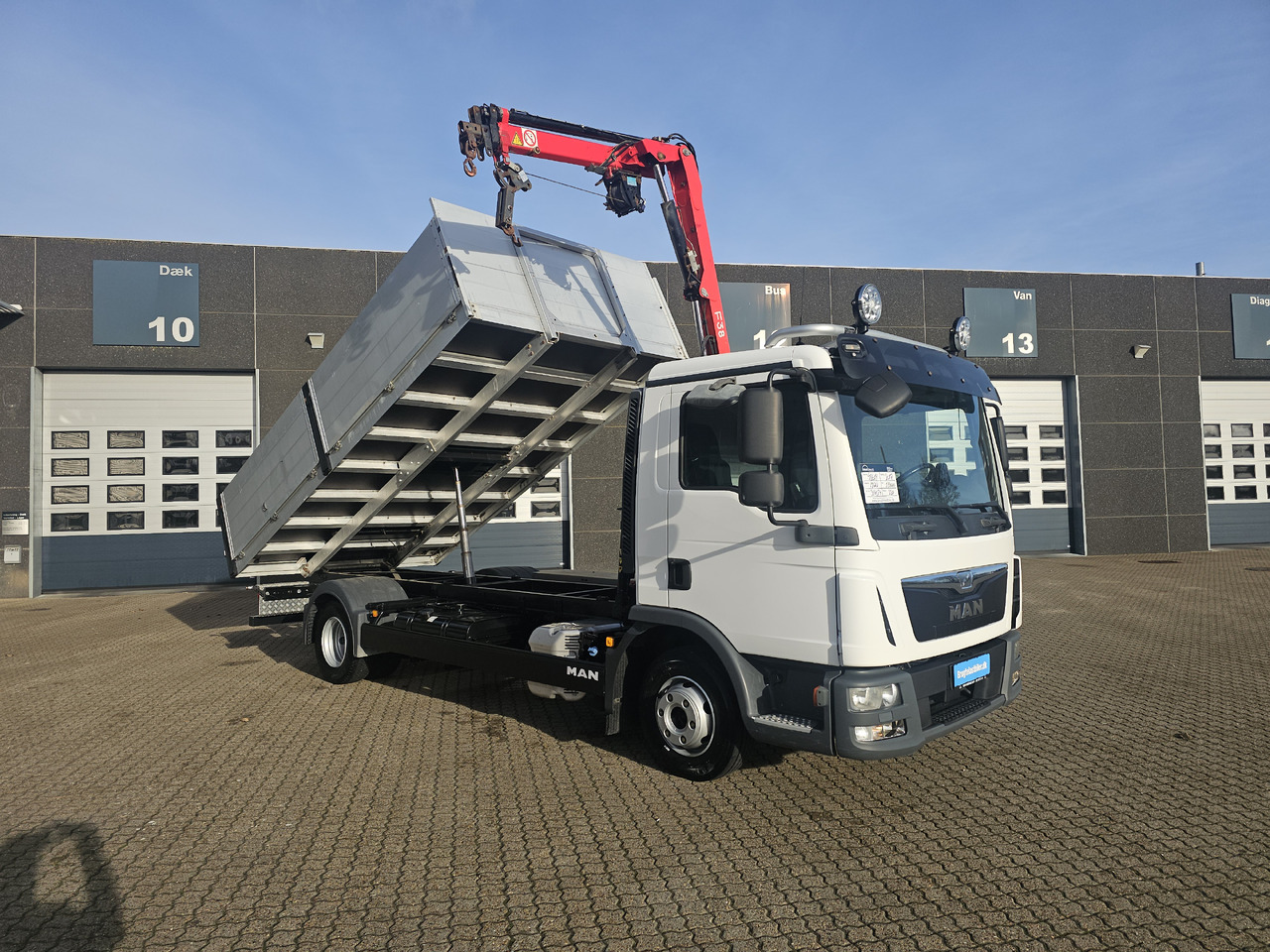 MAN TGL 10.220 - Tipper: picture 2 MAN TGL 10.220 - Tipper: picture 2