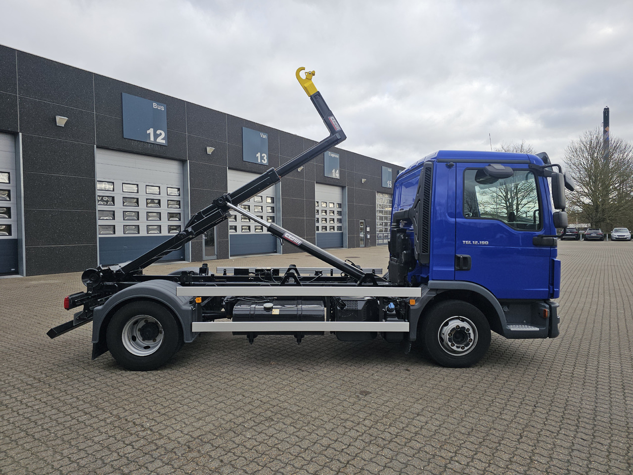 Hook lift truck MAN TGL 12.190 BL: picture 6