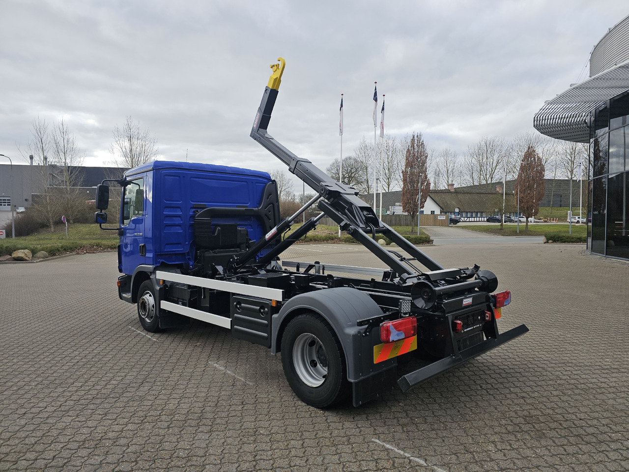 Hook lift truck MAN TGL 12.190 BL: picture 16
