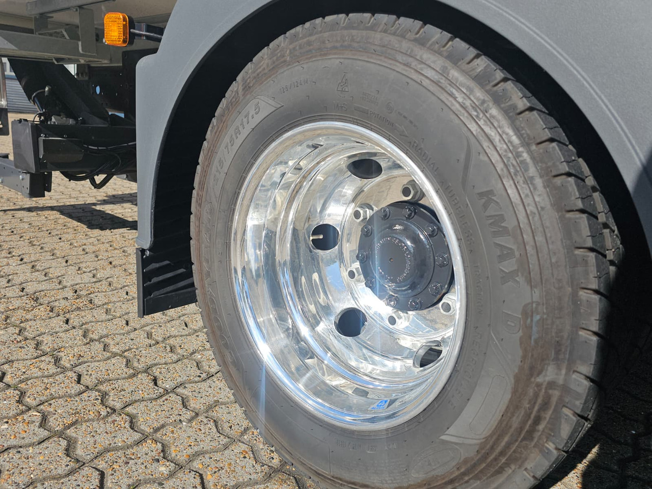 Box truck MAN TGL 8.220: picture 18