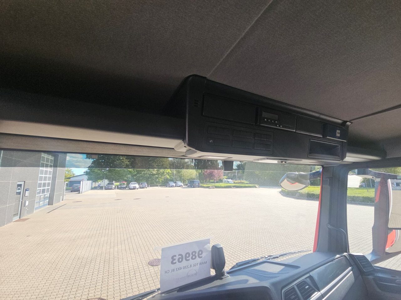 Box truck MAN TGL 8.220: picture 29