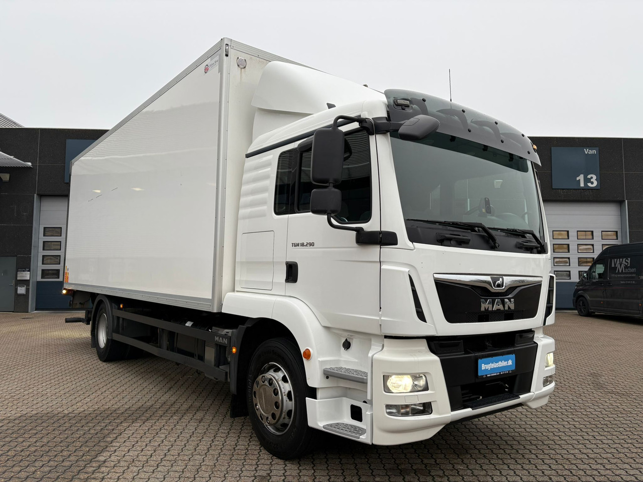MAN TGM 18.290 - Box truck: picture 2 MAN TGM 18.290 - Box truck: picture 2