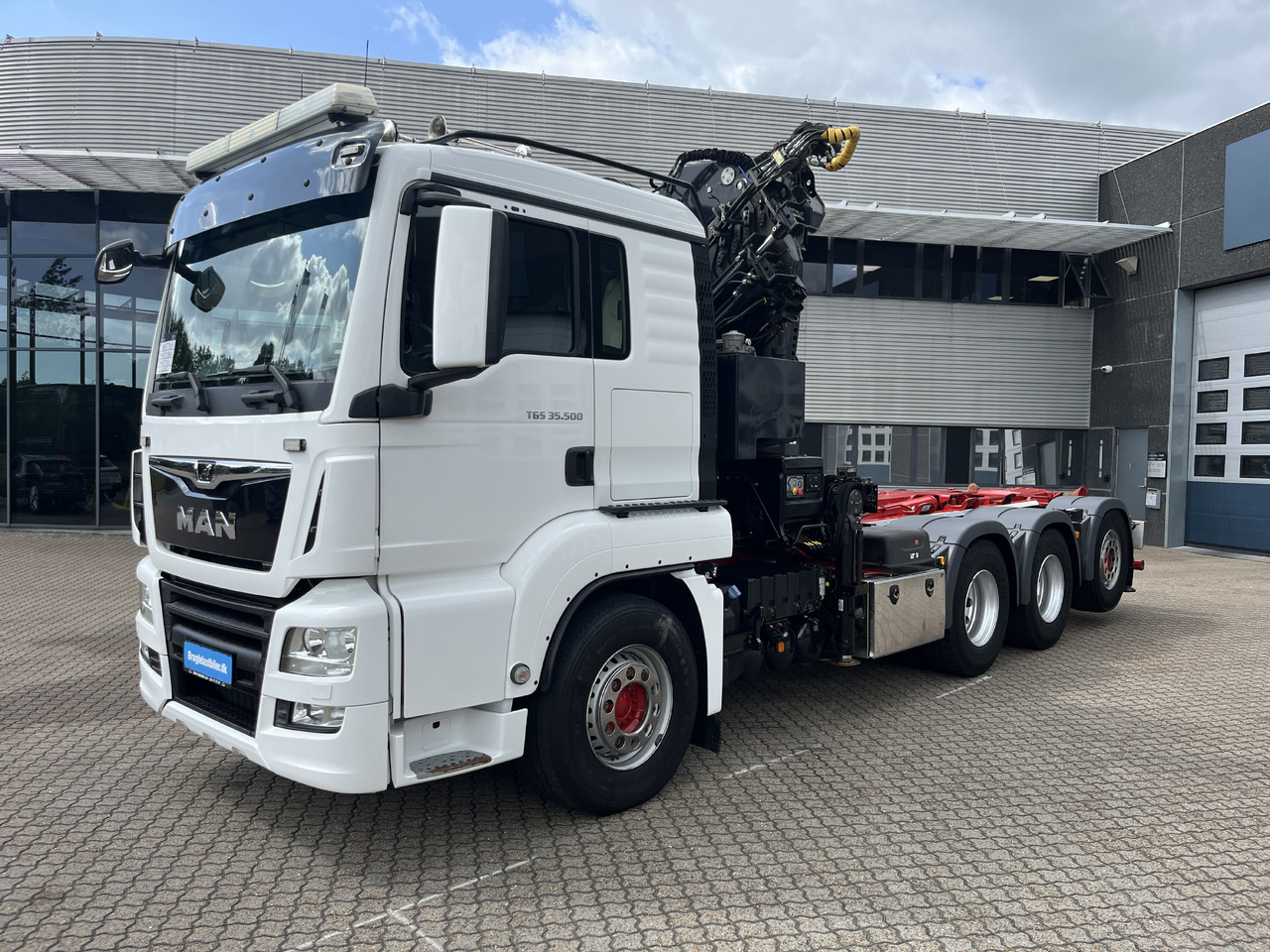 MAN TGS 35.500 8x4 - Container transporter/ Swap body truck, Crane truck: picture 1 MAN TGS 35.500 8x4 - Container transporter/ Swap body truck, Crane truck: picture 1