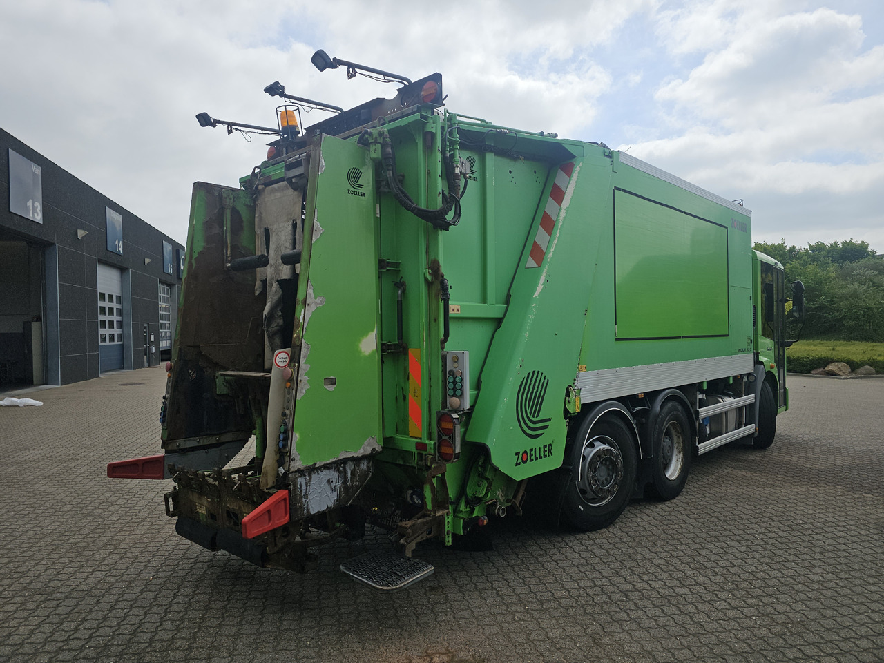 Mercedes Econic 2629 6x2-4 - Garbage truck: picture 3 Mercedes Econic 2629 6x2-4 - Garbage truck: picture 3