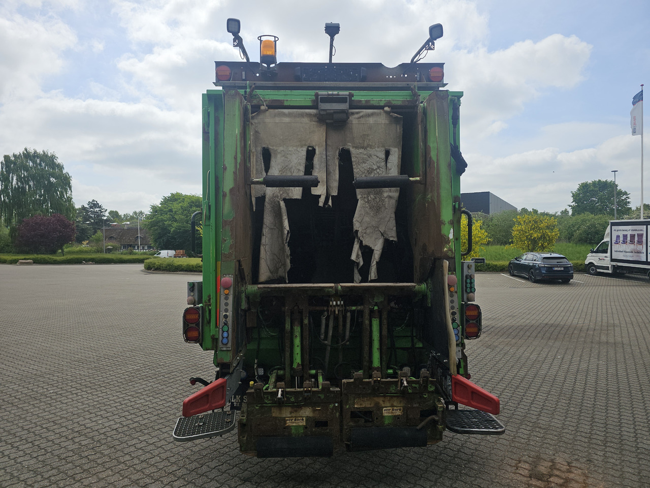 Mercedes Econic 2629 6x2-4 - Garbage truck: picture 5 Mercedes Econic 2629 6x2-4 - Garbage truck: picture 5