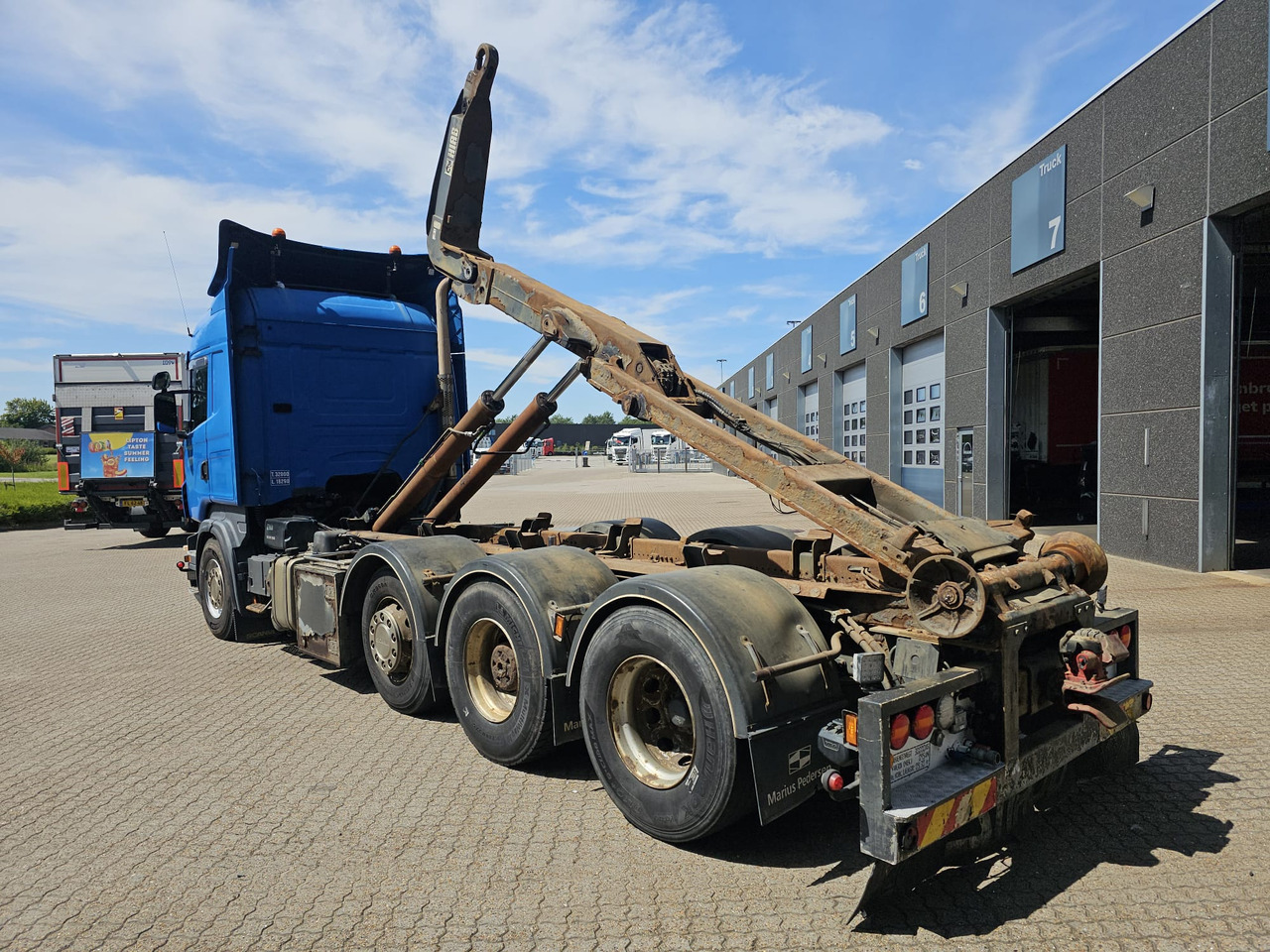 Scania R560 - Hook lift truck: picture 3 Scania R560 - Hook lift truck: picture 3