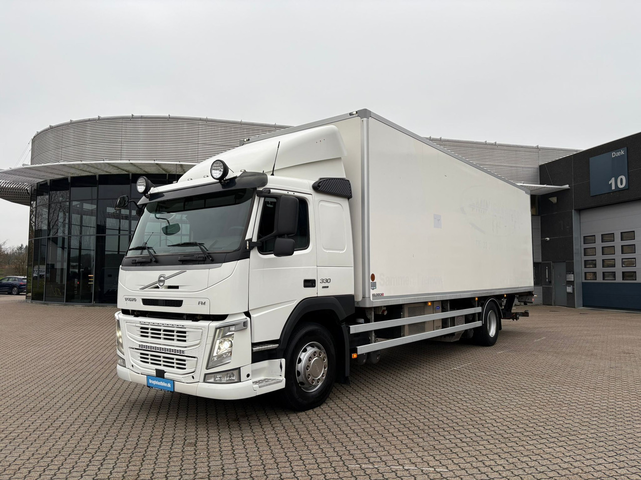 Volvo FM330 - Refrigerator truck: picture 1 Volvo FM330 - Refrigerator truck: picture 1