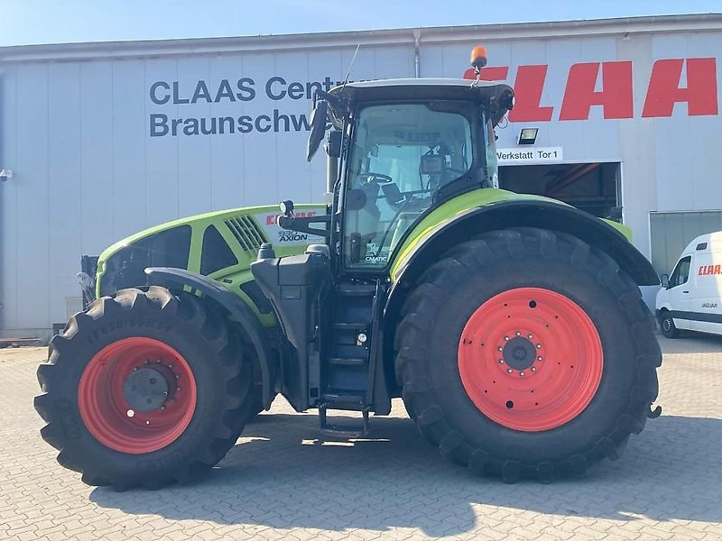 Farm tractor CLAAS Axion 930: picture 8