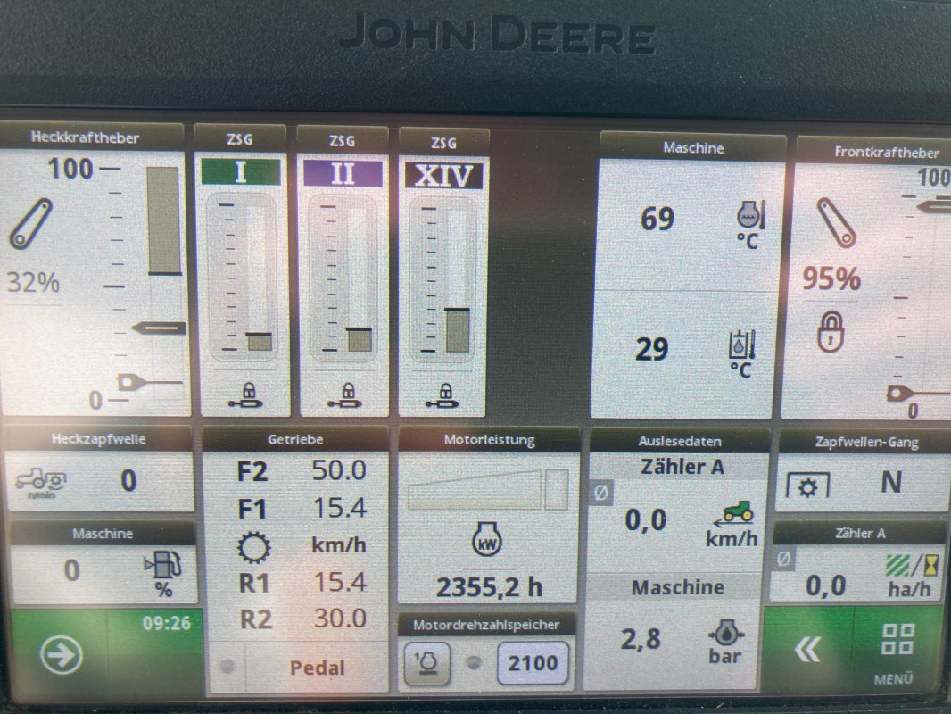 John Deere 6110R - Farm tractor: picture 4 John Deere 6110R - Farm tractor: picture 4