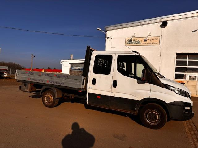 Iveco Daily Fahrgestell Doppelkabine 35 S ... Radstand - Open body delivery van, Combi van: picture 1 Iveco Daily Fahrgestell Doppelkabine 35 S ... Radstand - Open body delivery van, Combi van: picture 1