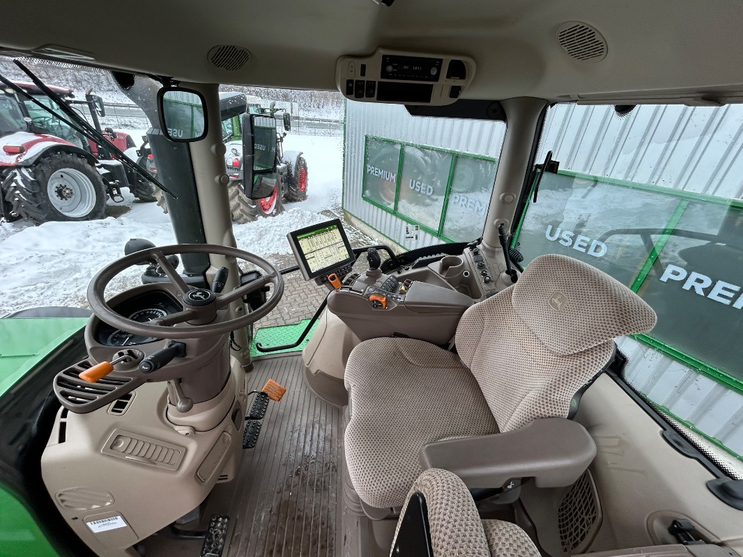 John Deere 6250R - Farm tractor: picture 5 John Deere 6250R - Farm tractor: picture 5