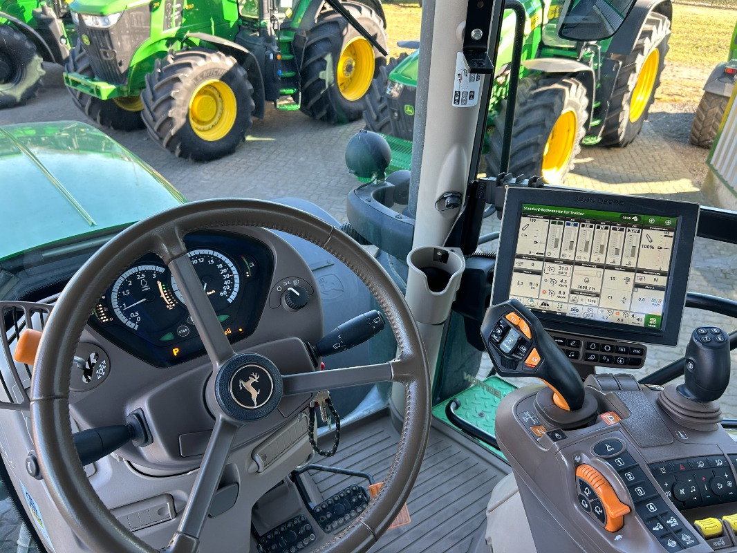 John Deere 6250R - Farm tractor: picture 3 John Deere 6250R - Farm tractor: picture 3