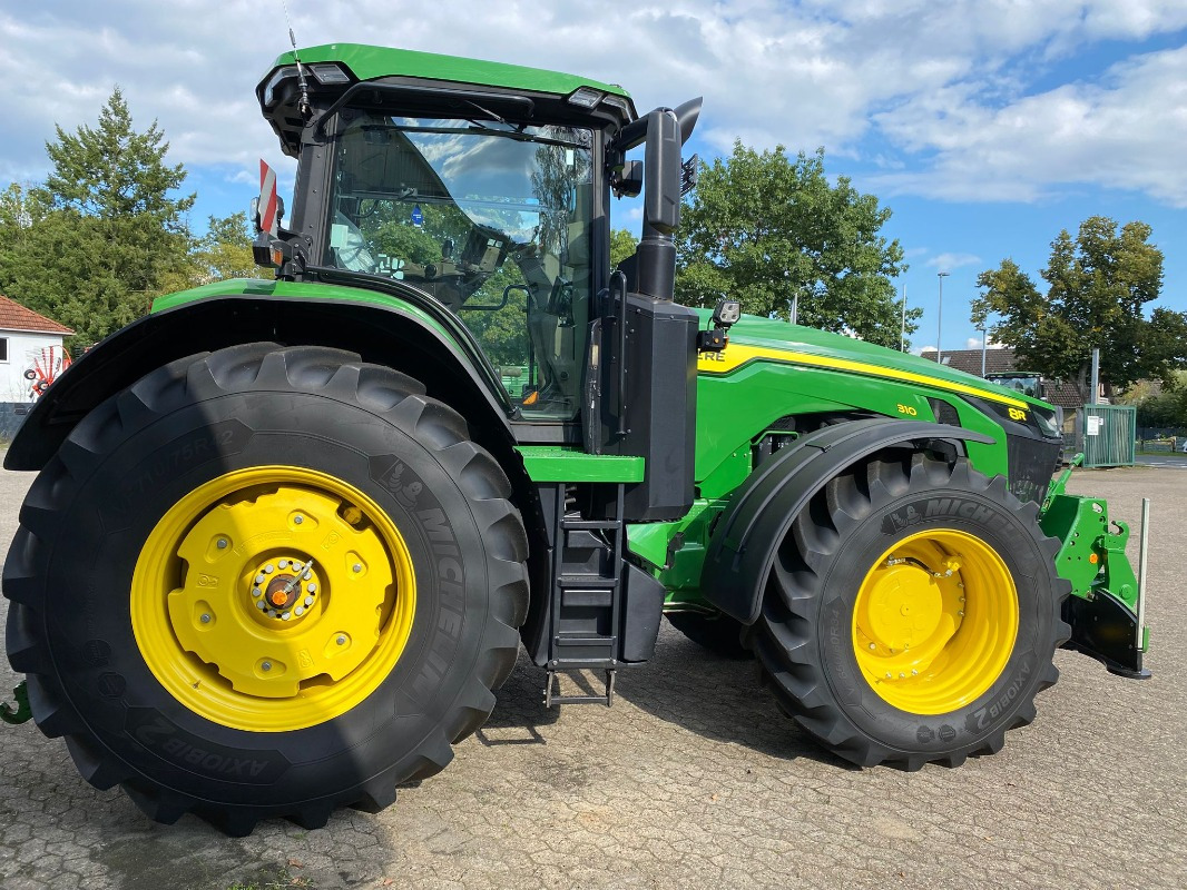 John Deere 8R 310 **Sonderfinanzierung 1,60%** - Farm tractor: picture 2 John Deere 8R 310 **Sonderfinanzierung 1,60%** - Farm tractor: picture 2