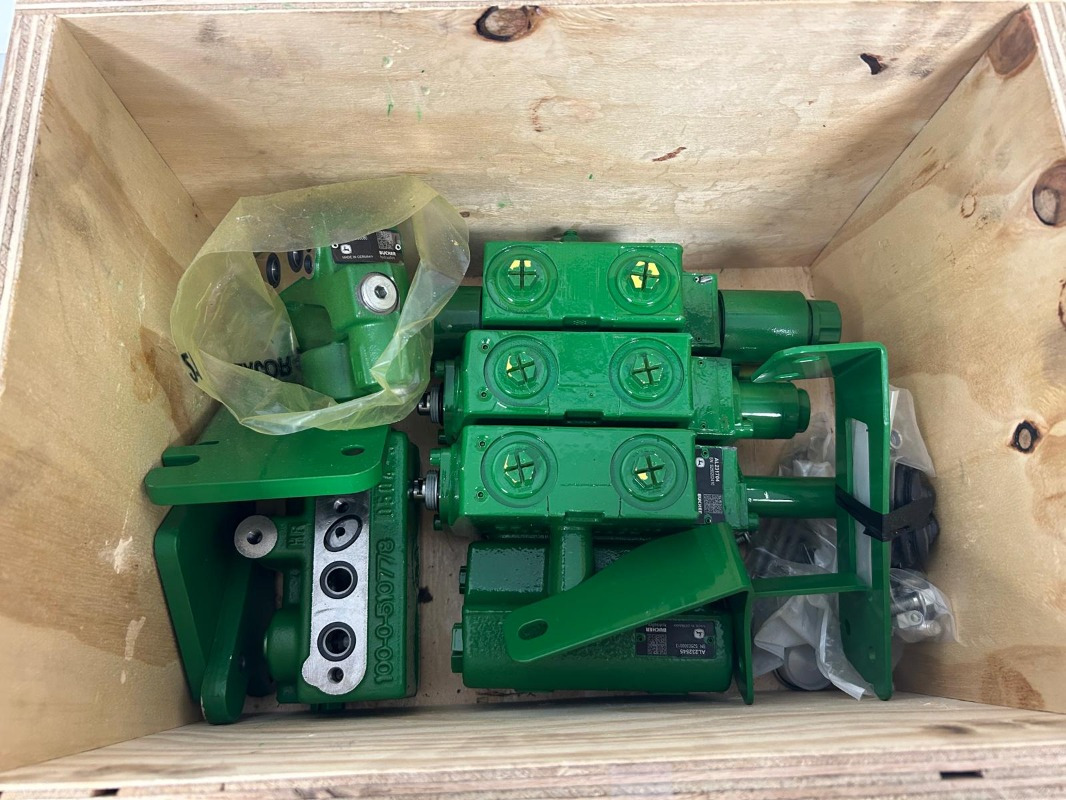 John Deere Einhebelsteuergerät mechanisch vom 6155R - Hydraulics for Agricultural machinery: picture 2 John Deere Einhebelsteuergerät mechanisch vom 6155R - Hydraulics for Agricultural machinery: picture 2