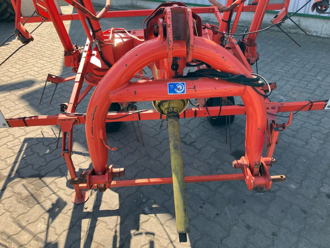 Kuhn GF 8501 - Tedder/ Rake: picture 2 Kuhn GF 8501 - Tedder/ Rake: picture 2