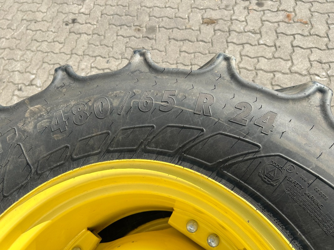 Mitas Kompletträder 540/65R38 480/65R24 - Tire for Agricultural machinery: picture 5 Mitas Kompletträder 540/65R38 480/65R24 - Tire for Agricultural machinery: picture 5