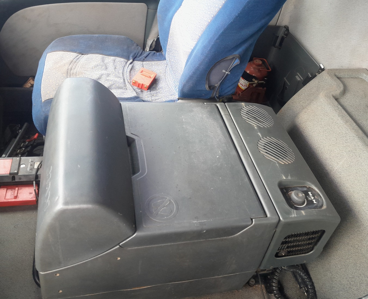 Tractor unit MAN TGA 33.480: picture 8