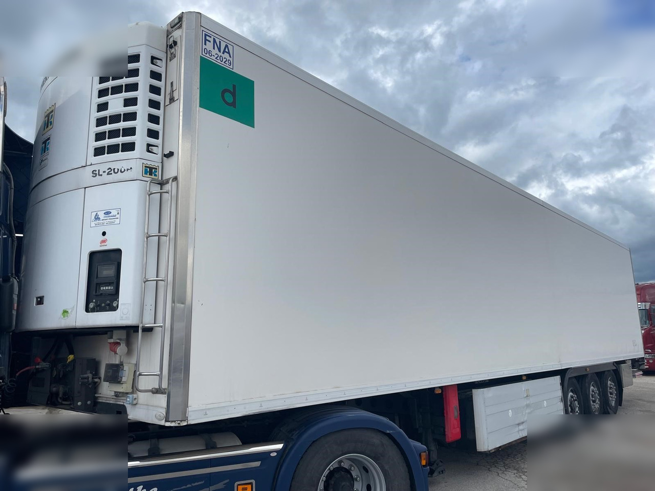 CARDI - Refrigerator semi-trailer: picture 1 CARDI - Refrigerator semi-trailer: picture 1