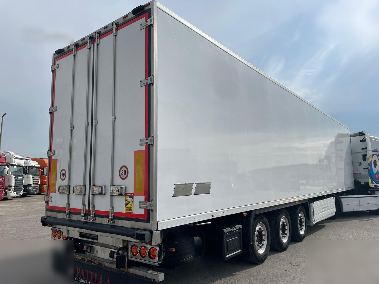 SCHMITZ - Refrigerator semi-trailer: picture 3 SCHMITZ - Refrigerator semi-trailer: picture 3