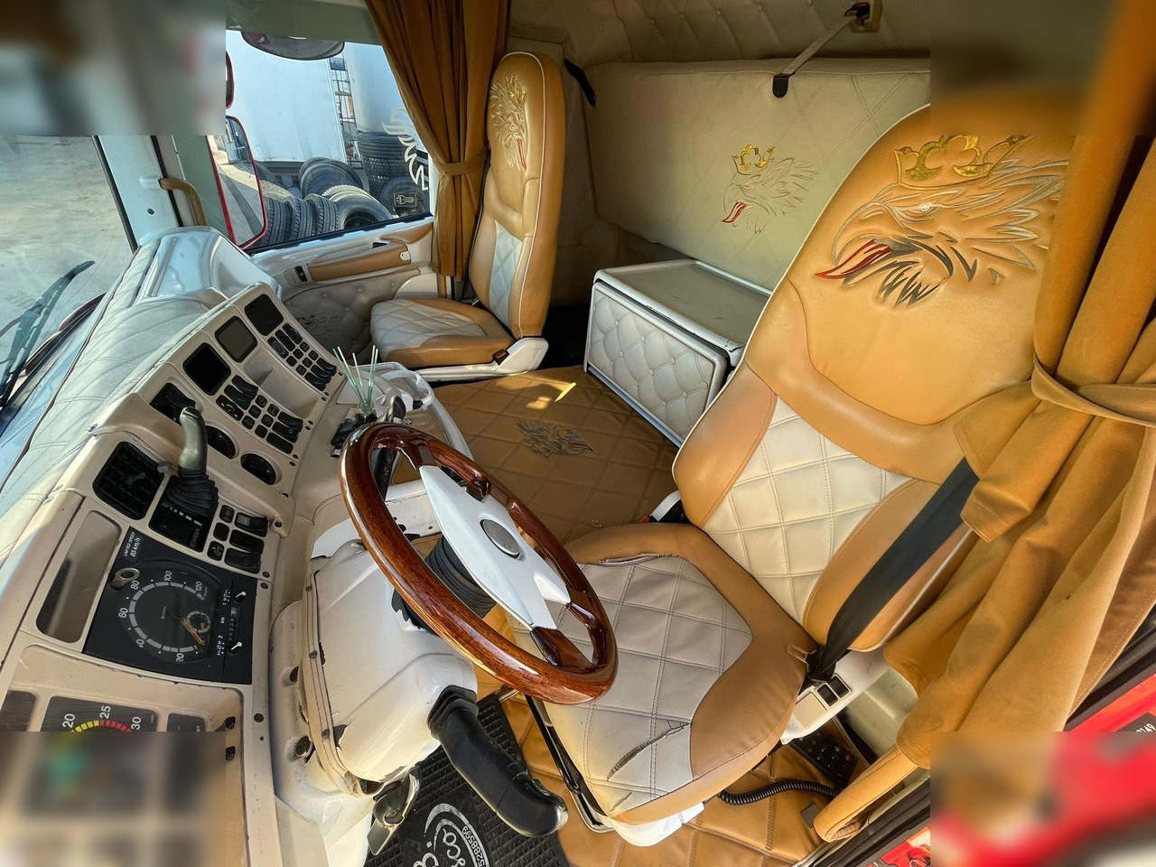 SCANIA R124.420 - Tractor unit: picture 5 SCANIA R124.420 - Tractor unit: picture 5