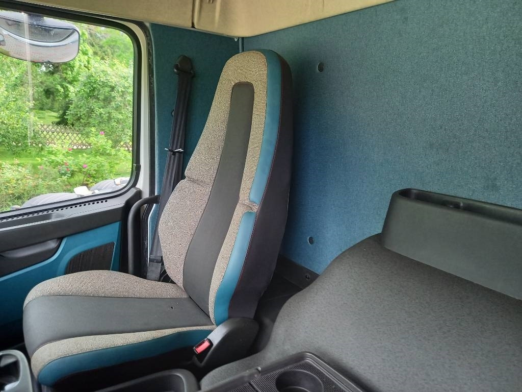 Refrigerator truck Volvo FM 330, 6x2, CARRIER SUPRA 950 U: picture 45 Refrigerator truck Volvo FM 330, 6x2, CARRIER SUPRA 950 U: picture 45