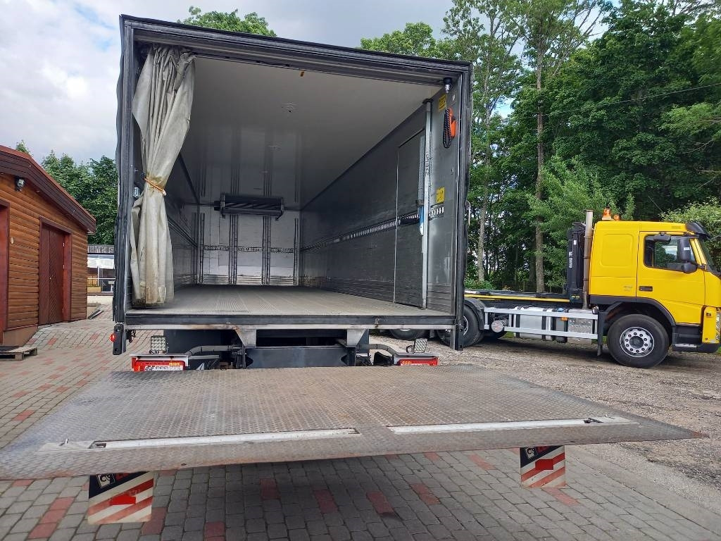 Refrigerator truck Volvo FM 330, 6x2, CARRIER SUPRA 950 U: picture 31 Refrigerator truck Volvo FM 330, 6x2, CARRIER SUPRA 950 U: picture 31