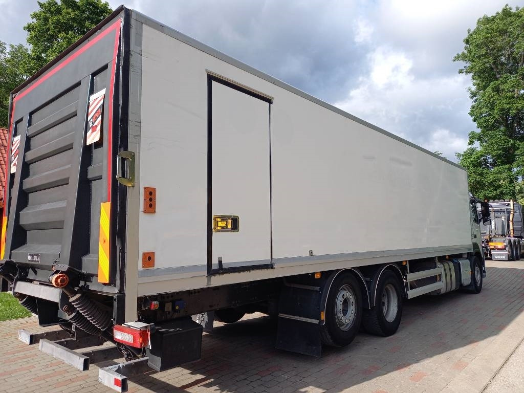 Refrigerator truck Volvo FM 330, 6x2, CARRIER SUPRA 950 U: picture 29 Refrigerator truck Volvo FM 330, 6x2, CARRIER SUPRA 950 U: picture 29