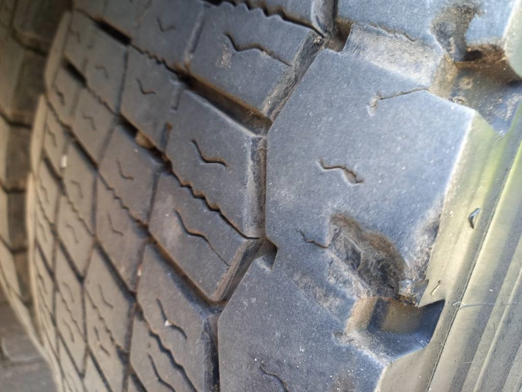 Refrigerator truck Volvo FM 330, 6x2, CARRIER SUPRA 950 U: picture 42 Refrigerator truck Volvo FM 330, 6x2, CARRIER SUPRA 950 U: picture 42