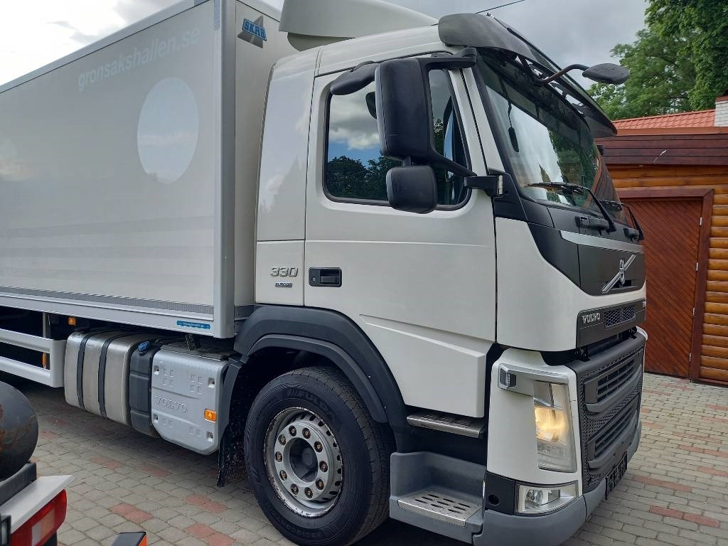 Refrigerator truck Volvo FM 330, 6x2, CARRIER SUPRA 950 U: picture 16 Refrigerator truck Volvo FM 330, 6x2, CARRIER SUPRA 950 U: picture 16