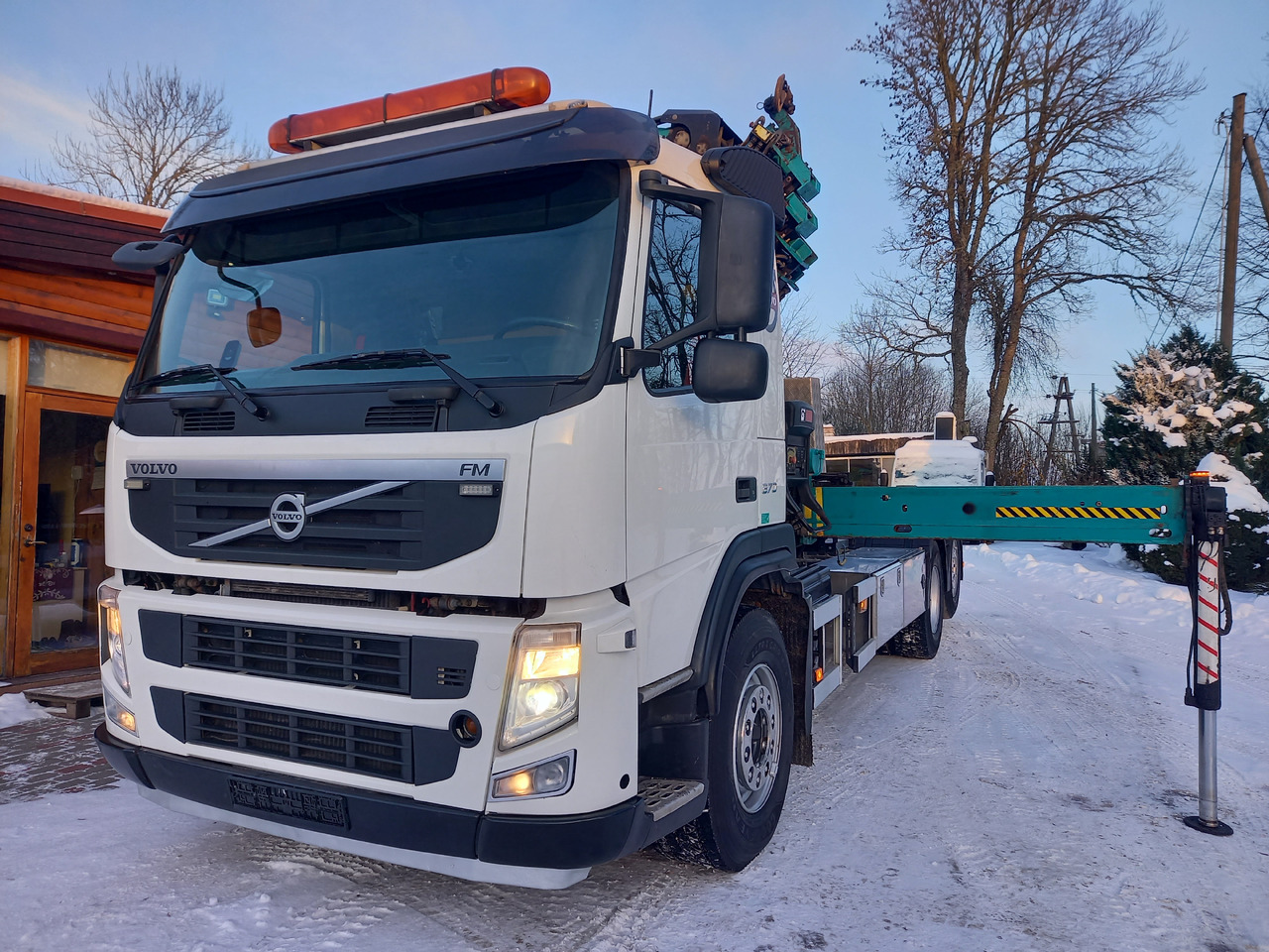 Volvo FM 370, 6x2, HIAB 211 E-6, JOAB - Hook lift truck: picture 3 Volvo FM 370, 6x2, HIAB 211 E-6, JOAB - Hook lift truck: picture 3