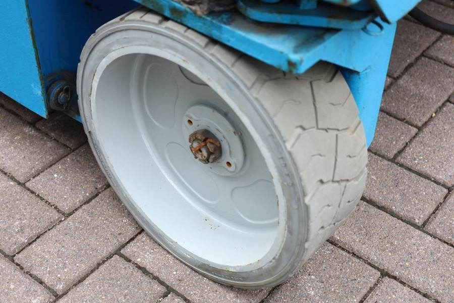 Leasing of Genie GS2646 Electric, Working Height 9.80m, Capacity 45 Genie GS2646 Electric, Working Height 9.80m, Capacity 45: picture 12 Leasing of Genie GS2646 Electric, Working Height 9.80m, Capacity 45 Genie GS2646 Electric, Working Height 9.80m, Capacity 45: picture 12