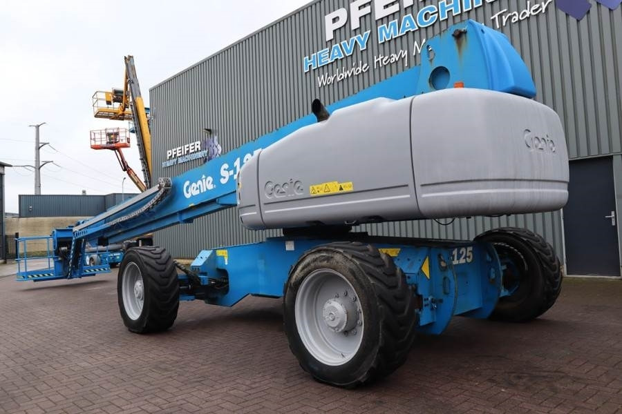 Genie S125 Diesel, 4x4x4 Drive, 40.1m Working Height, 24 - Telescopic boom: picture 3 Genie S125 Diesel, 4x4x4 Drive, 40.1m Working Height, 24 - Telescopic boom: picture 3