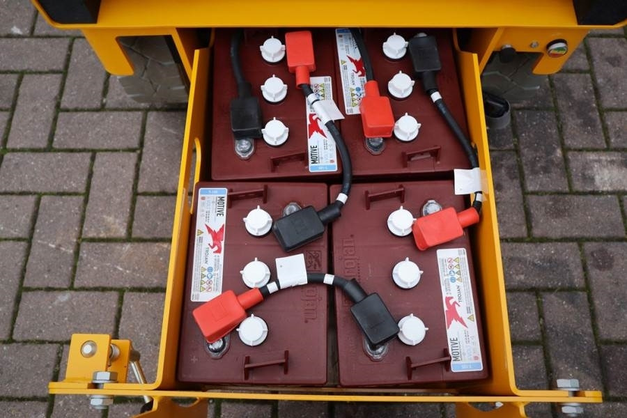 Haulotte Compact 10N Valid inspection, *Guarantee! Non Mark - Scissor lift: picture 4 Haulotte Compact 10N Valid inspection, *Guarantee! Non Mark - Scissor lift: picture 4