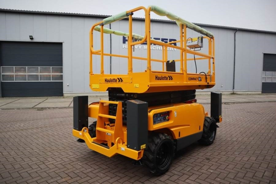 Haulotte Compact 12DX Valid Inspection, *Guarantee! Diesel, - Scissor lift: picture 2 Haulotte Compact 12DX Valid Inspection, *Guarantee! Diesel, - Scissor lift: picture 2
