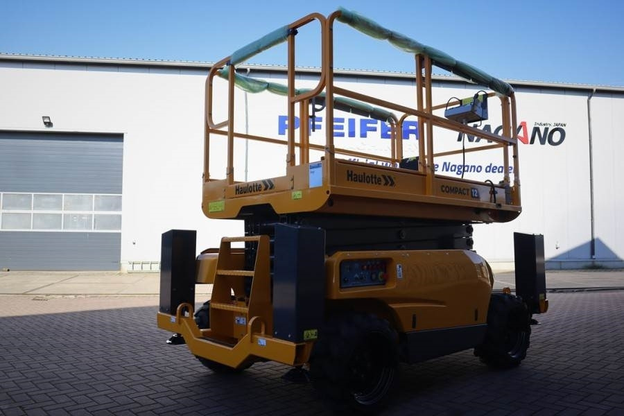 Haulotte Compact 12DX Valid Inspection, *Guarantee! Diesel, - Scissor lift: picture 2 Haulotte Compact 12DX Valid Inspection, *Guarantee! Diesel, - Scissor lift: picture 2