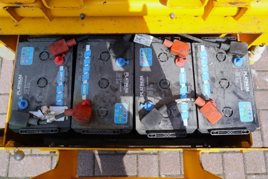 Haulotte Compact 14 Electric, 14m Working Height, 350kg Cap - Scissor lift: picture 4 Haulotte Compact 14 Electric, 14m Working Height, 350kg Cap - Scissor lift: picture 4