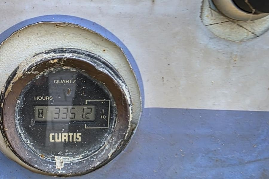 Haulotte H12SX Diesel, 4x4 Drive, 12m Working Height, 700kg - Scissor lift: picture 5 Haulotte H12SX Diesel, 4x4 Drive, 12m Working Height, 700kg - Scissor lift: picture 5