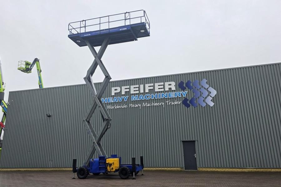 Haulotte H12SX Diesel, 4x4 Drive, 12m Working Height, 700kg - Scissor lift: picture 3 Haulotte H12SX Diesel, 4x4 Drive, 12m Working Height, 700kg - Scissor lift: picture 3