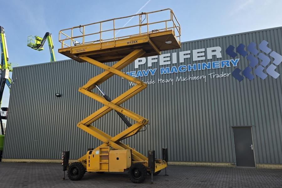 Haulotte H12SX Diesel, 4x4 Drive, 12m Working Height, 700kg - Scissor lift: picture 2 Haulotte H12SX Diesel, 4x4 Drive, 12m Working Height, 700kg - Scissor lift: picture 2