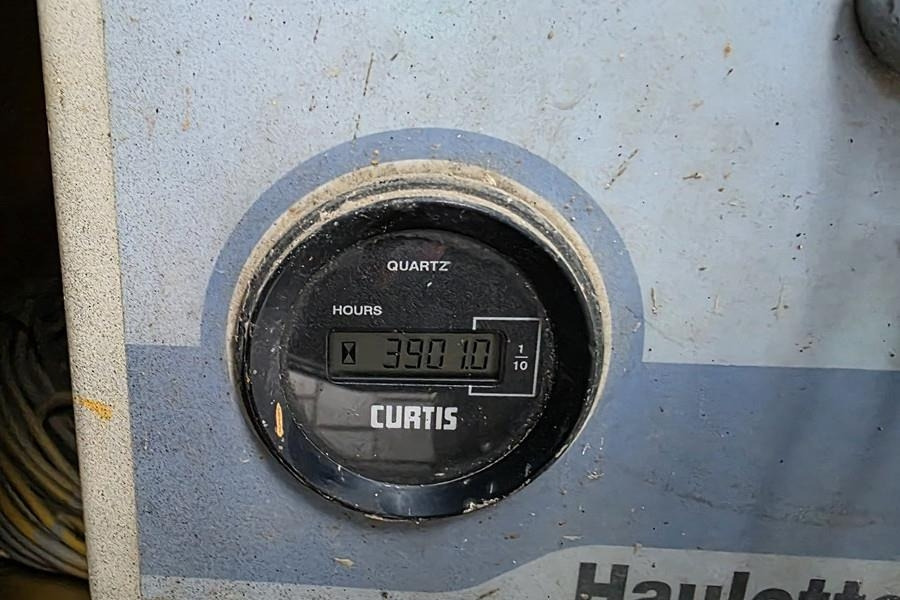 Haulotte H12SX Diesel, 4x4 Drive, 12m Working Height, 700kg - Scissor lift: picture 5 Haulotte H12SX Diesel, 4x4 Drive, 12m Working Height, 700kg - Scissor lift: picture 5