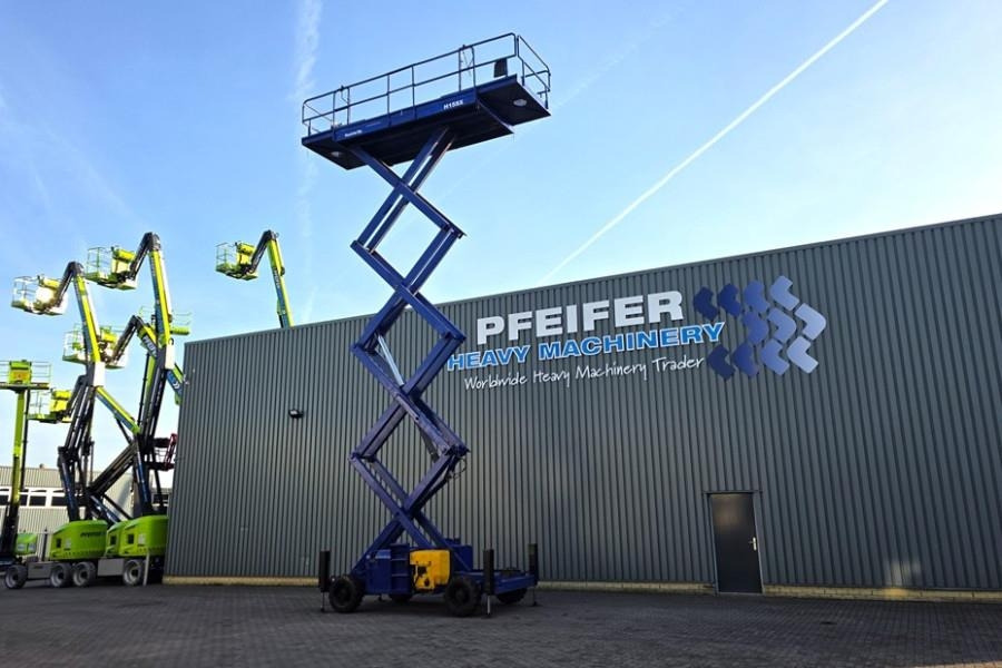 Haulotte H15SX Diesel, 4x4 Drive, 15 Working Height, 500kg - Scissor lift: picture 3 Haulotte H15SX Diesel, 4x4 Drive, 15 Working Height, 500kg - Scissor lift: picture 3