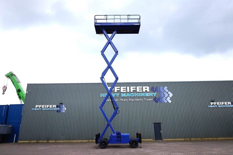 Haulotte H15SXL Diesel, 4x4 Drive, 15m Working Height, 500k - Scissor lift: picture 3 Haulotte H15SXL Diesel, 4x4 Drive, 15m Working Height, 500k - Scissor lift: picture 3