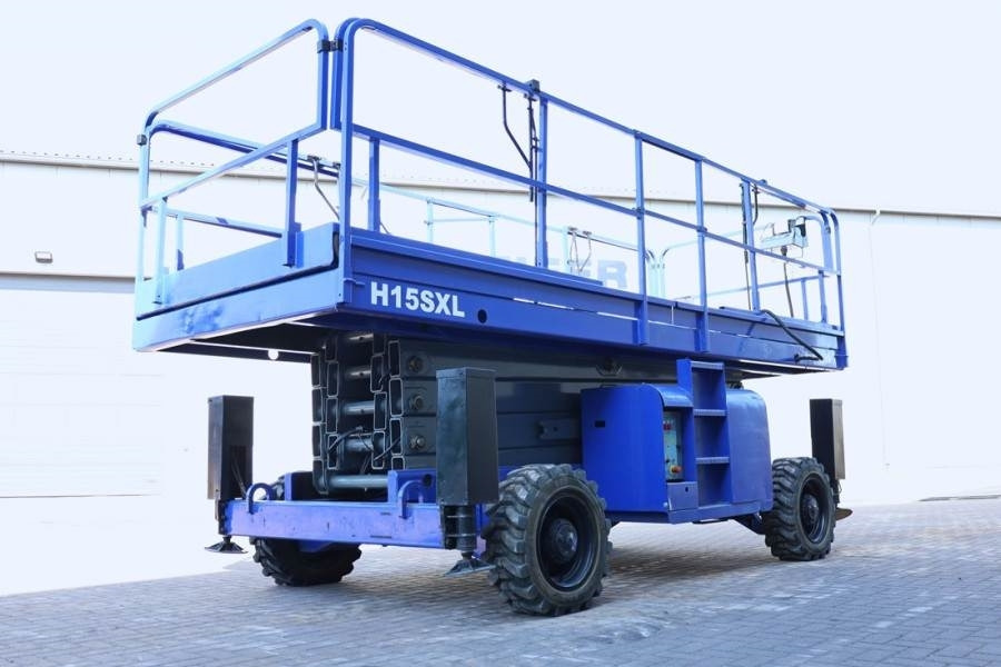 Haulotte H15SXL Diesel, 4x4 Drive, 15m Working Height, 500k - Scissor lift: picture 2 Haulotte H15SXL Diesel, 4x4 Drive, 15m Working Height, 500k - Scissor lift: picture 2