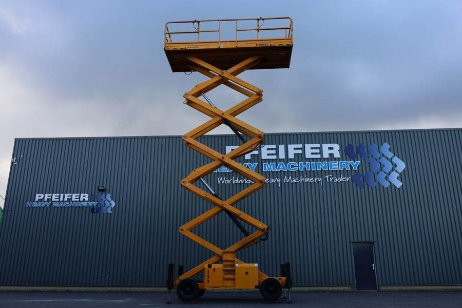 Haulotte H18SXL Diesel, 4x4 Drive, 18m Working Height, 500k - Scissor lift: picture 3 Haulotte H18SXL Diesel, 4x4 Drive, 18m Working Height, 500k - Scissor lift: picture 3