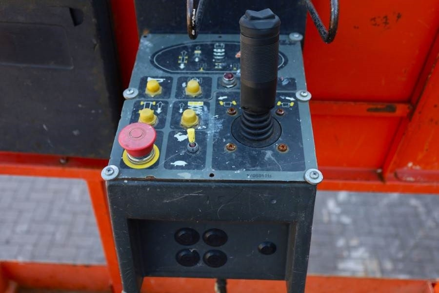 JLG 3369LE Electric, 12m Working Height, 450kg Capacit - Scissor lift: picture 4 JLG 3369LE Electric, 12m Working Height, 450kg Capacit - Scissor lift: picture 4